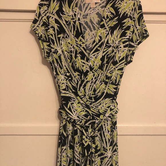 😍 MICHAEL Michael Kors Bamboo Print Pear Green High Low Faux Wrap Dress🎊 - Picture 4 of 11
